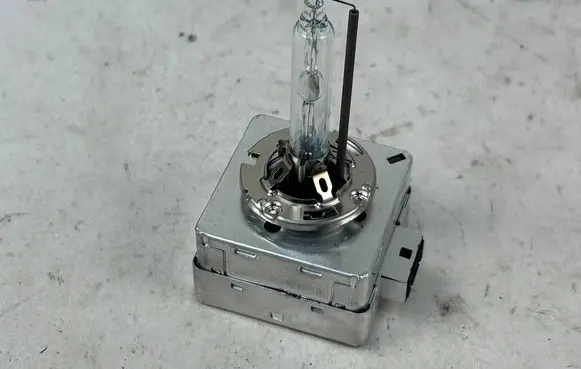 Audi RS5 Xenon bulb 9285335244 D3S