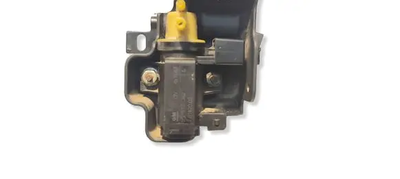 Opel Insignia A Turbo solenoid valve 55573362