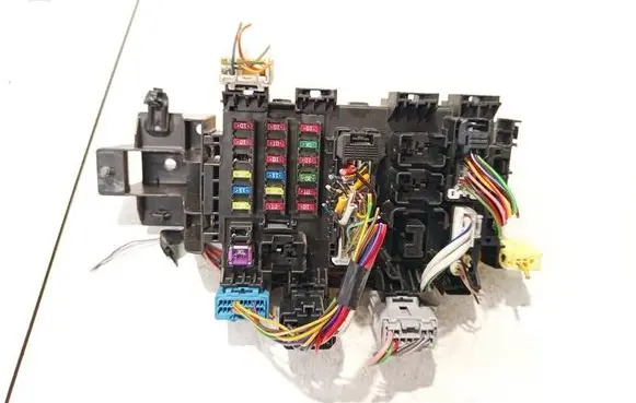 Nissan Pixo Fuse box set 68k10