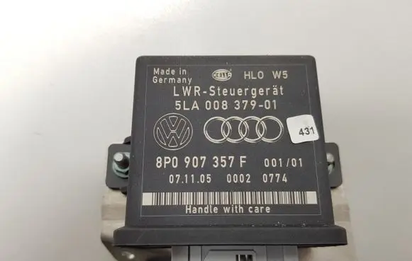 Audi A8 S8 D3 4E Light module LCM 8P0907357F 5LA00837901