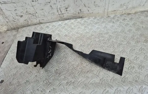 Mazda CX-7 Intercooler air guide/duct channel EH4456253