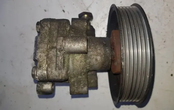 Volkswagen Sharan Power steering pump 7M0145157AA