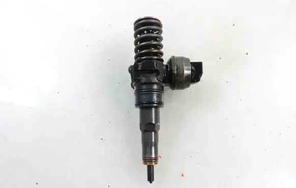 Seat Leon (1M) Fuel injector 0414720039 038130073AL