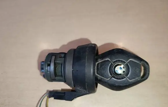 BMW 3 E46 Ignition lock 1094686