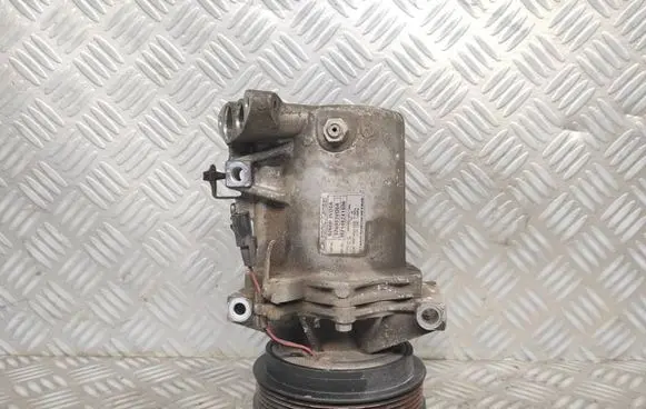 Nissan NV200 Air conditioning (A/C) compressor (pump) 926003VD0A M214B241936