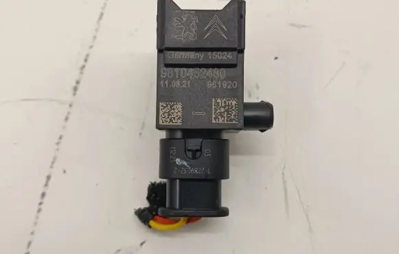 Peugeot 2008 II Airbag deployment crash/impact sensor 9810452480