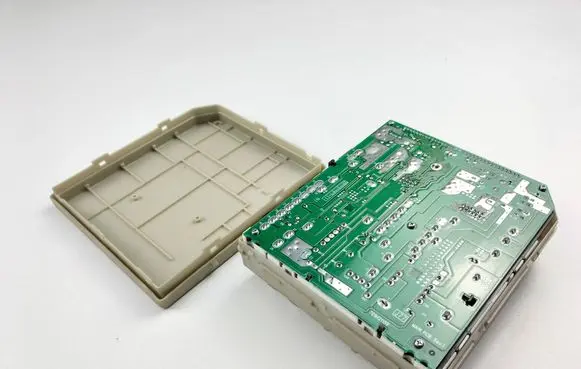 Renault Clio III Fuse module 674658A