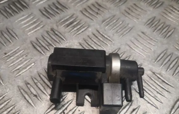 Mercedes-Benz A W169 Turbo solenoid valve 0051535528 A0051535528