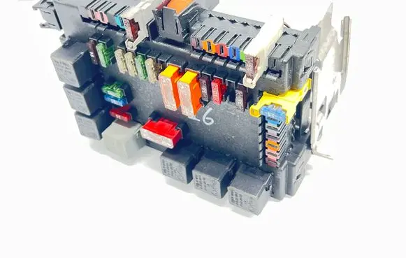 Mercedes-Benz S W221 Fuse module A2215403550 A2215450801
