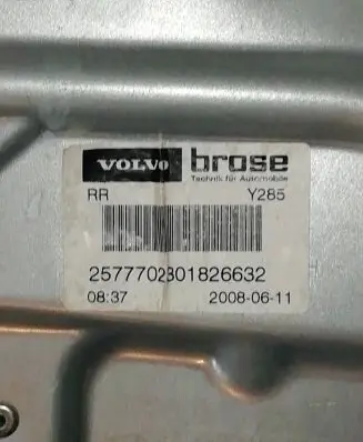 Volvo XC90 Rear door window/glass frame 25777230182632 20080611