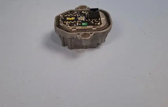 Volvo XC90 Headlight ballast module Xenon B132122B 31655159