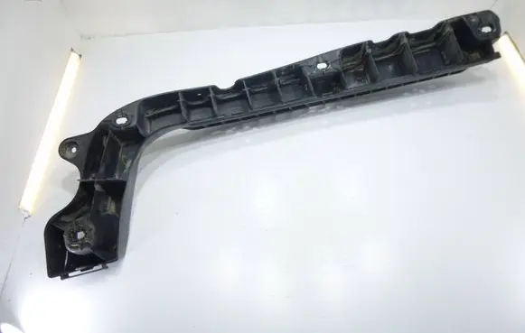 Skoda Fabia Mk3 (NJ) Rear bumper mounting bracket 6V9807863