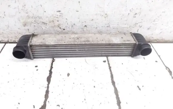 BMW 5 E39 Intercooler radiator 2247359 17512247359