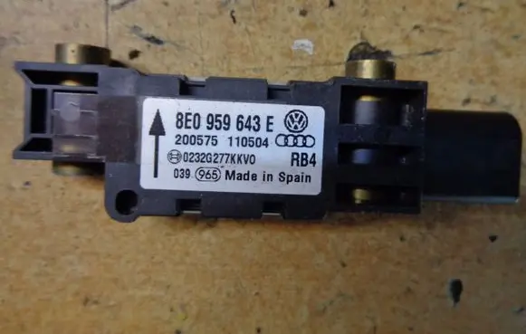 Audi A4 S4 B6 8E 8H Airbag deployment crash/impact sensor 8E0959643D