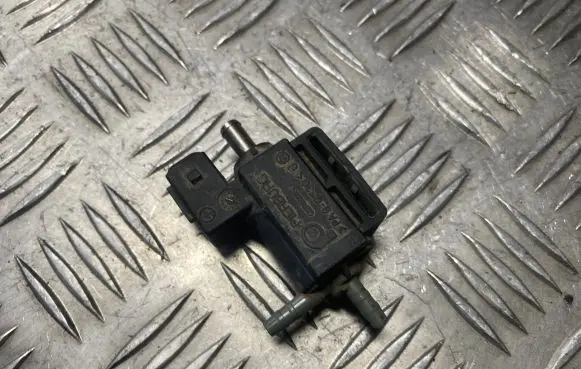 Peugeot 407 Turbo solenoid valve 70058501 04T352