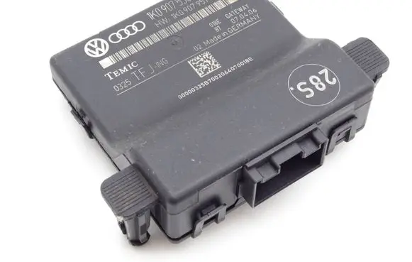 Volkswagen Golf Plus Gateway control module 1K0907530F