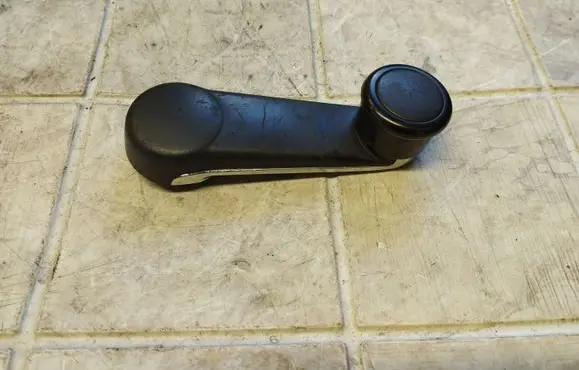 Volkswagen PASSAT B5.5 Rear door window winding handle 