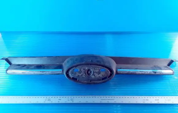Ford Focus Front grill BM51BA133B