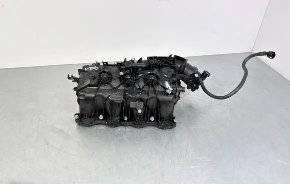 BMW 3 G20 G21 Intake manifold 8647975