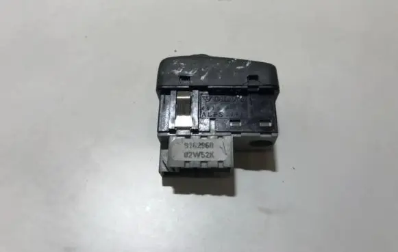 Volvo C70 Headlight level height control switch 9162960 4970