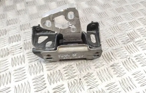 Ford Fiesta Engine mount bracket