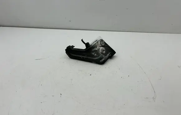 BMW 3 G20 G21 Fender mounting bracket 7400220