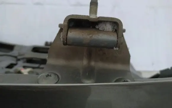 Peugeot 307 Tailgate/trunk/boot hinge
