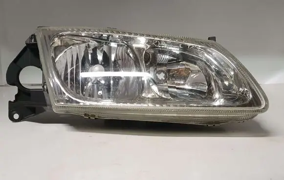 Nissan Almera Headlight/headlamp 26010BN011
