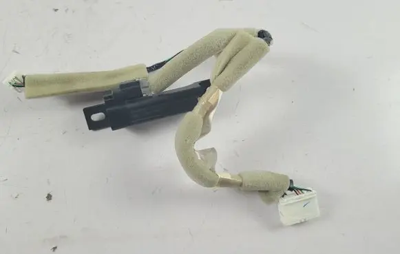 Nissan Pathfinder R52 Aerial antenna amplifier 8WK487756064AD 87756064AD 87756064