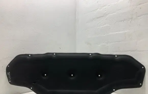 Engine bonnet/hood sound/heat insulation