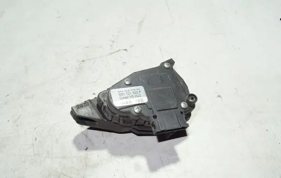 Volkswagen PASSAT B5.5 Accelerator pedal position sensor 6PV00837603 8D1721523F