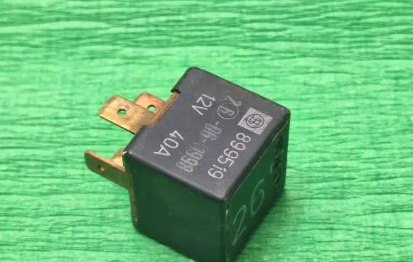 Volkswagen Golf III Other relay 0649616877