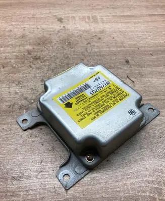 Mitsubishi Lancer Airbag control unit/module MR260703 X6T39473
