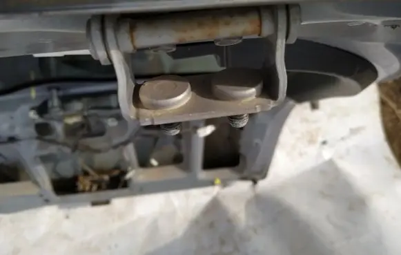 Mazda CX-7 Tailgate/trunk/boot hinge