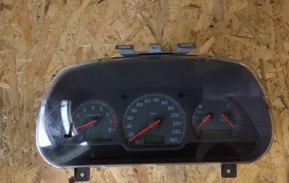 Volvo S40, V40 Speedometer (instrument cluster) 30889710 01W30D2