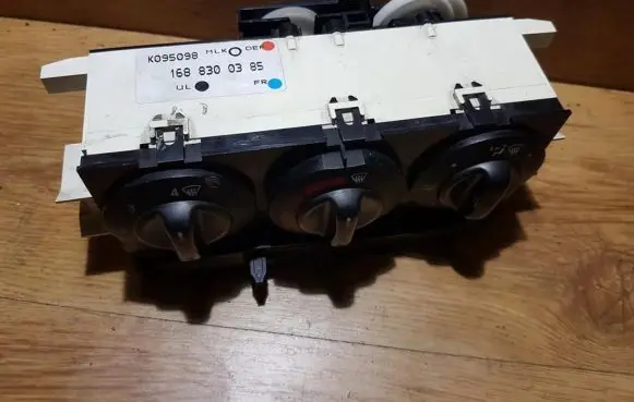 Mercedes-Benz A W168 Climate control unit 1688300385
