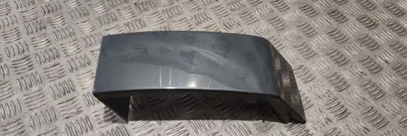 Volvo XC90 Rear/tail light trim molding 68323663AE
