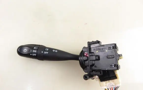 Suzuki Swift I Wiper turn signal indicator stalk/switch 173744