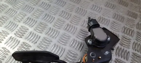 Toyota Avensis T250 Accelerator throttle pedal