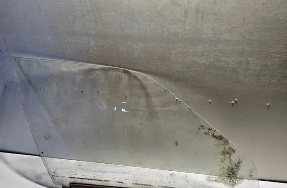 Opel Rekord E2 Front door window glass four-door 43R001025