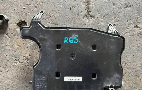 BMW 2 F46 AdBlue liquid reservoir 8513917