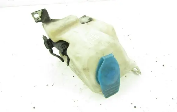 Volkswagen Golf IV Windshield washer fluid reservoir/tank 