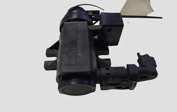 BMW 5 E60 E61 Turbo solenoid valve 70206301 7805391