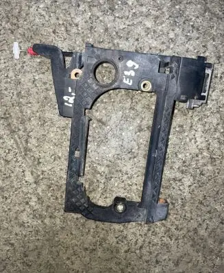 BMW 5 E39 Front door coupe exterior handle/bracket 51218236644
