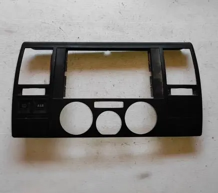 Radio/GPS head unit trim