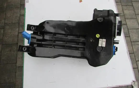 Audi Q7 4M AdBlue liquid reservoir 4M0131878CN