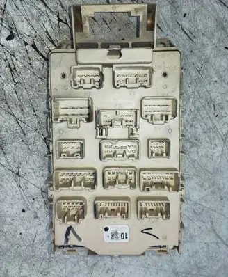 Toyota Yaris Verso Fuse module PPT20GF10