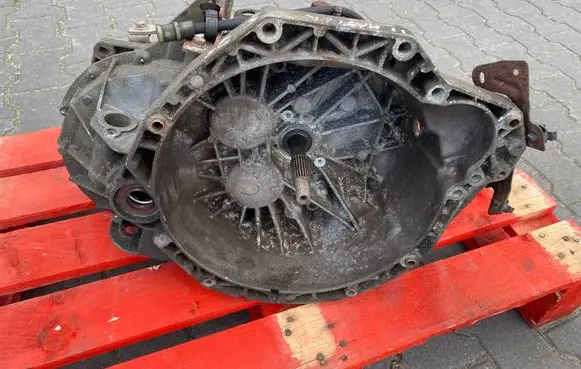 Manual 5 speed gearbox