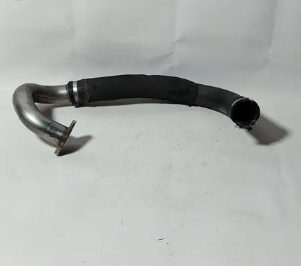 Opel Zafira B Intercooler hose/pipe 13322487