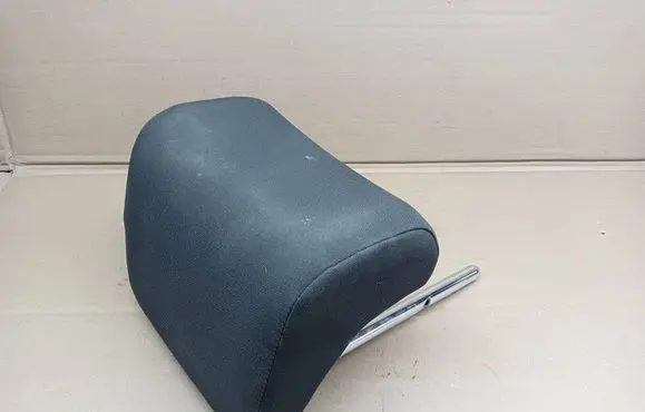 Volkswagen Golf VII Rear seat headrest 